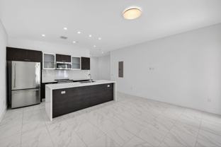 1044 Ne 18th Ave ##203 - Photo 1 of 1