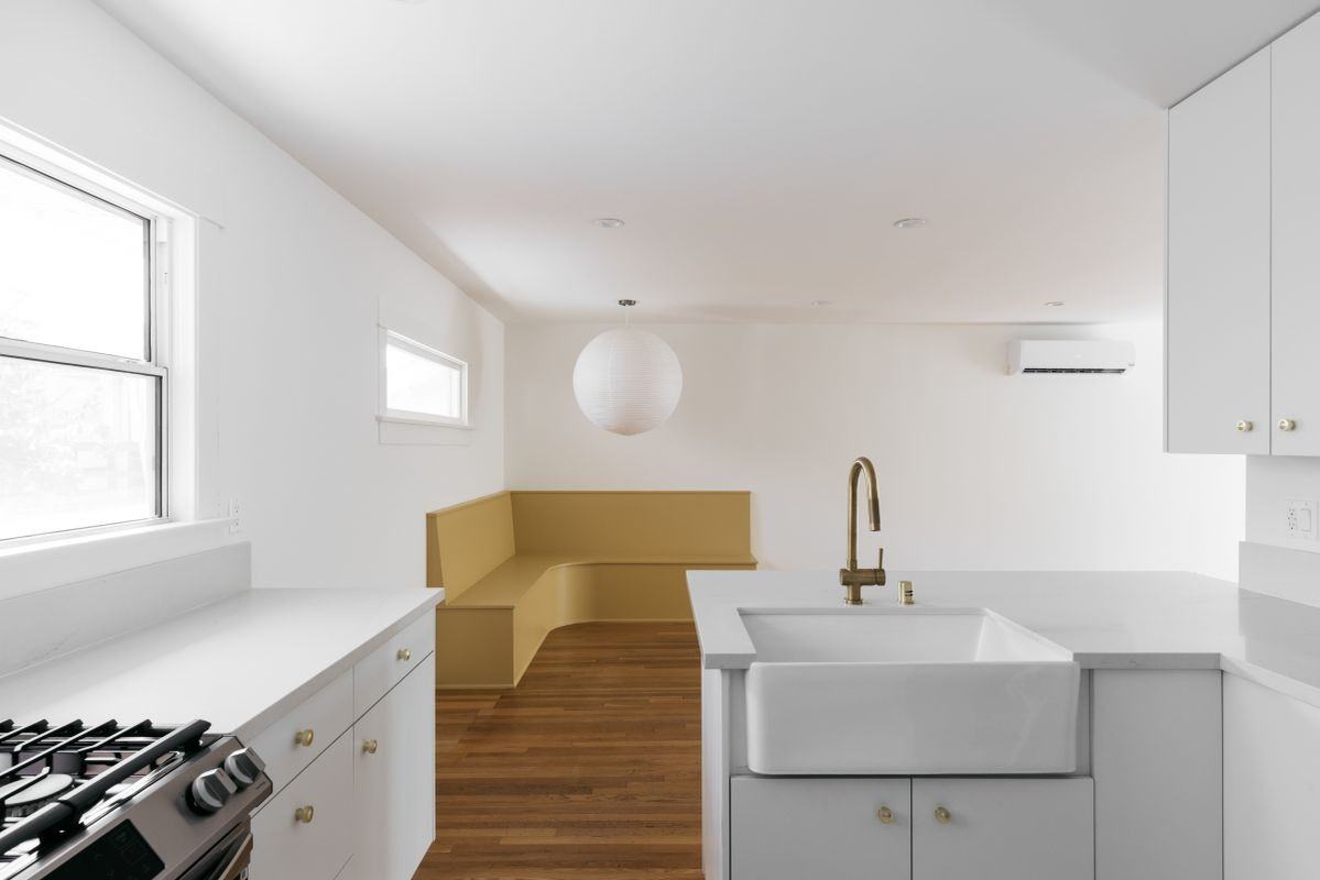 720 Parkman Ave - Photo 5 of 7