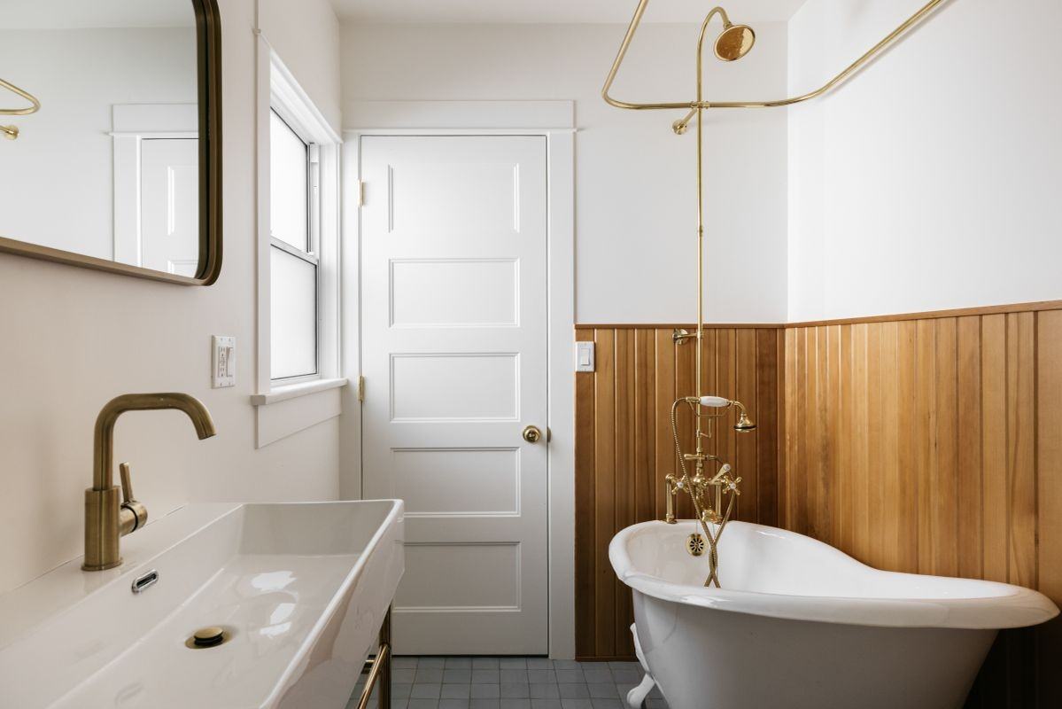 720 Parkman Ave - Photo 6 of 7