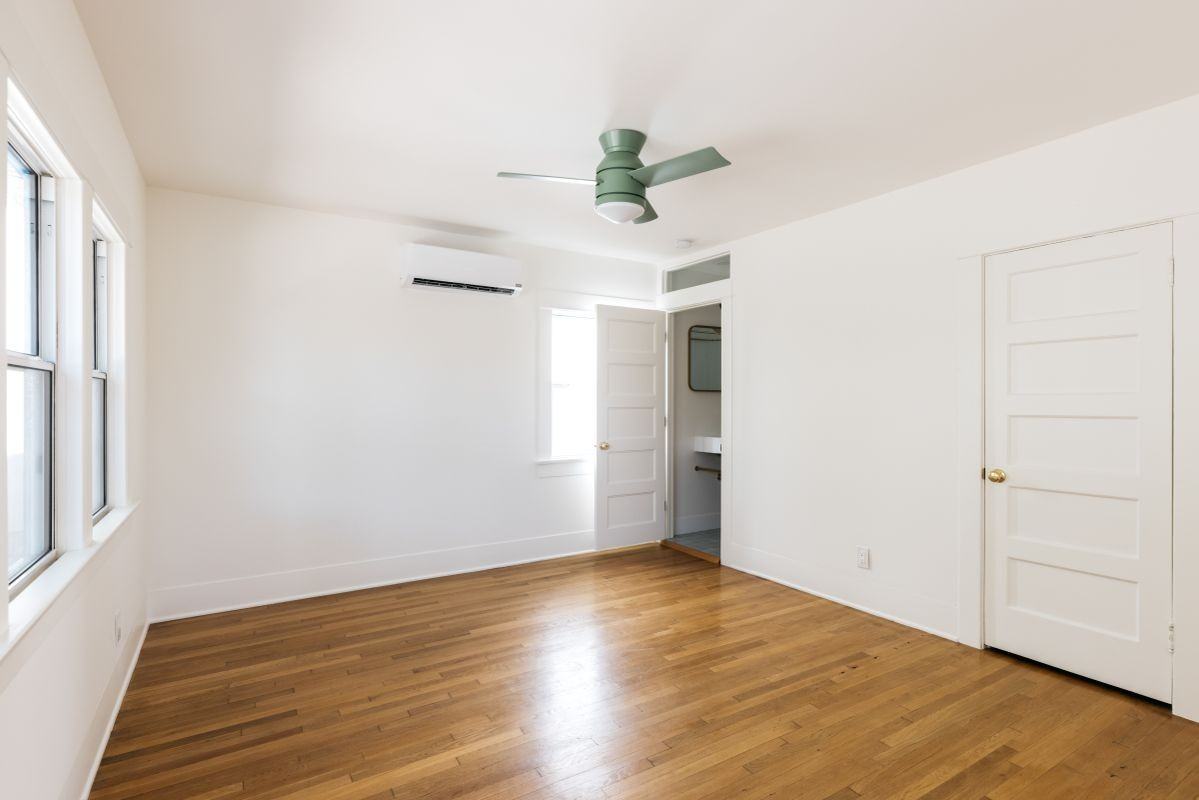 720 Parkman Ave - Photo 7 of 7