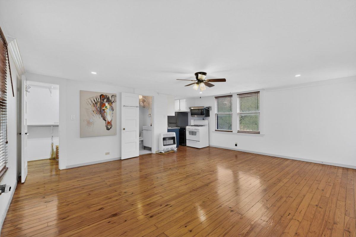 526 W Lynwood Ave - Photo 6 of 26