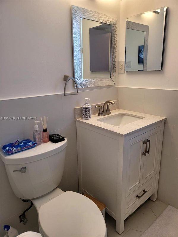 1750 E Las Olas Blvd ##402 - Photo 5 of 7