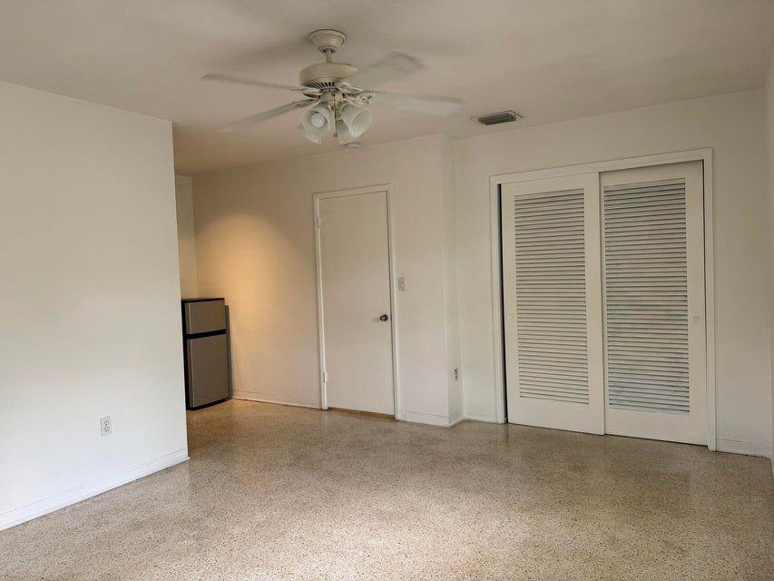 1121 Ne 16th Ter - Photo 6 of 8