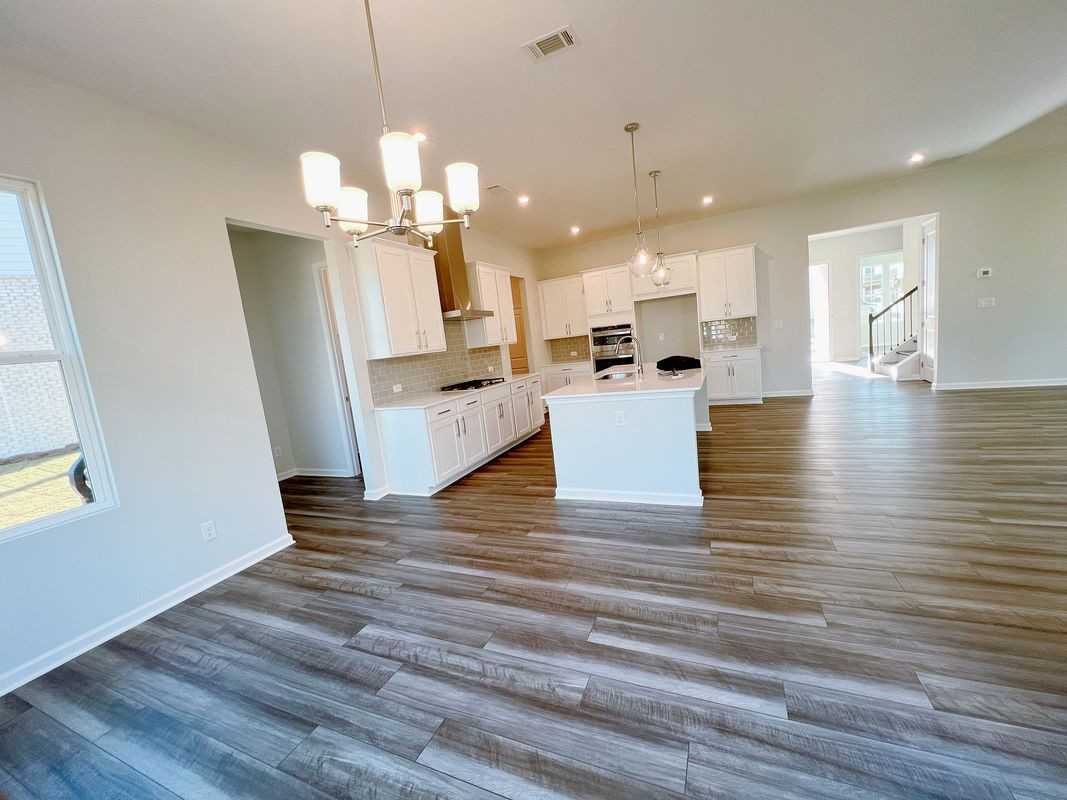 2475 Whistler Way Ne - Photo 4 of 24