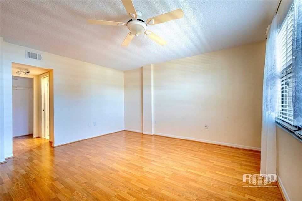 3100 Ne 48th St ##908 - Photo 6 of 14