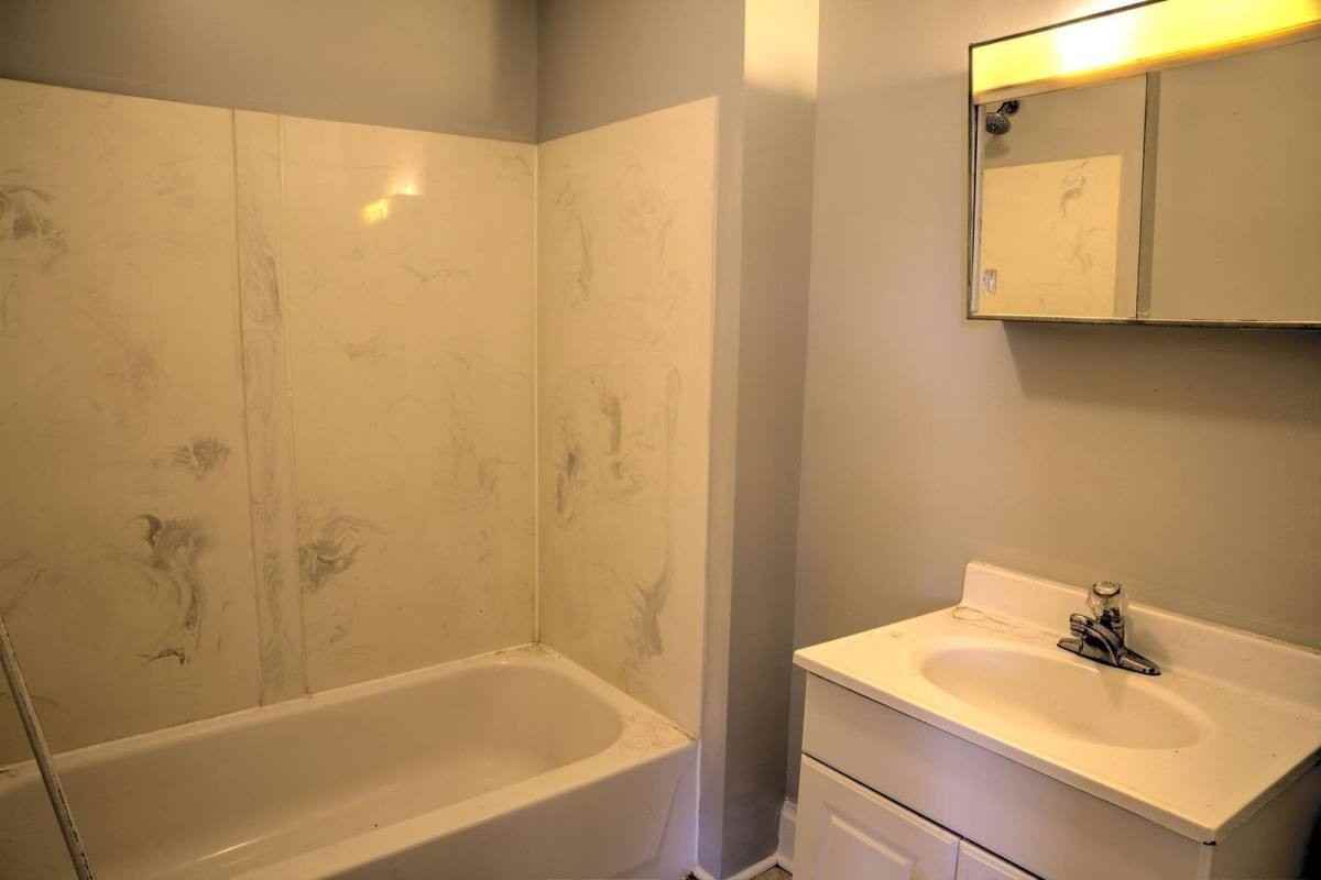 250 1 2 W 5th Ave #F - Photo 3 of 10