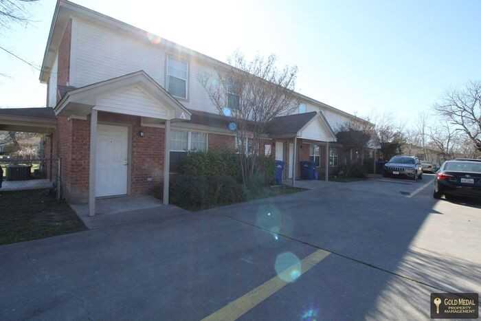 401 W Avenue B #B - Photo 2 of 22