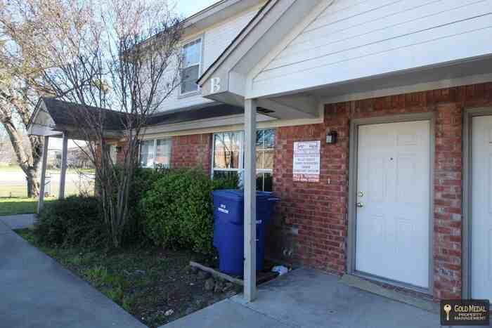 401 W Avenue B #B - Photo 4 of 22