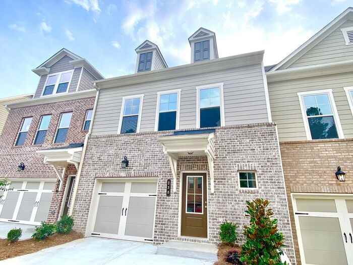 230 Mahone Dr - Photo 2 of 22