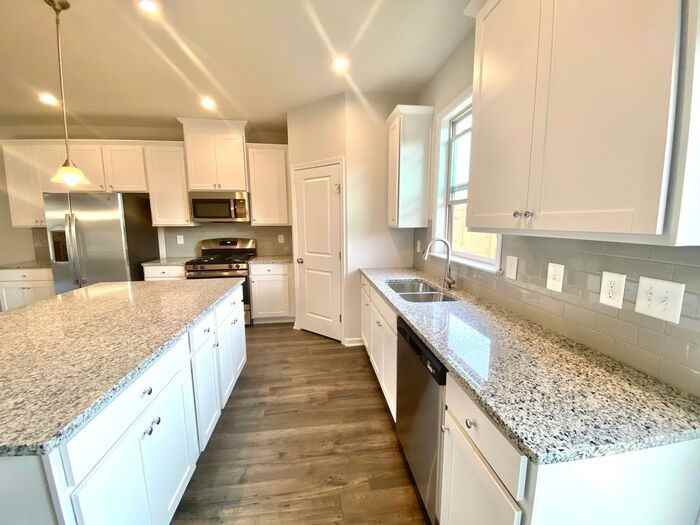 230 Mahone Dr - Photo 5 of 22