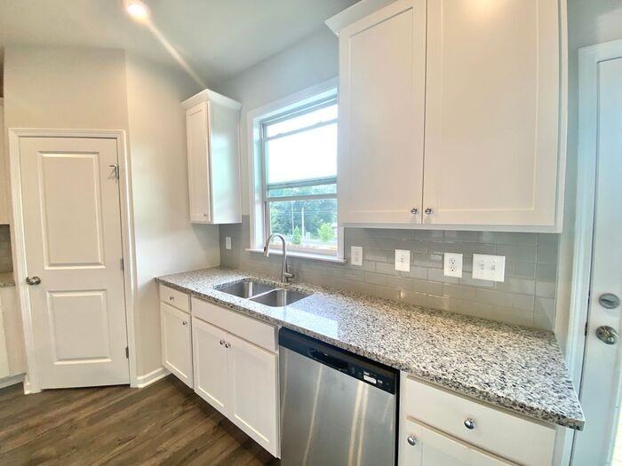 230 Mahone Dr - Photo 7 of 22
