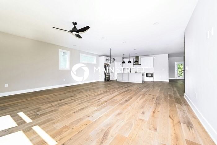 707 28th Ave N - Photo 5 of 17
