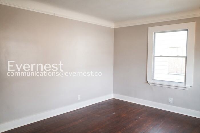 20043 Fenmore St - Photo 5 of 17