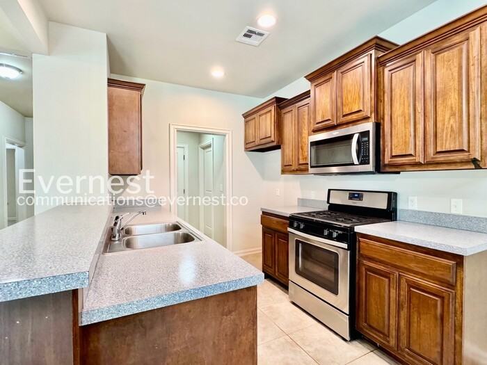 124 N Division St - Photo 2 of 27