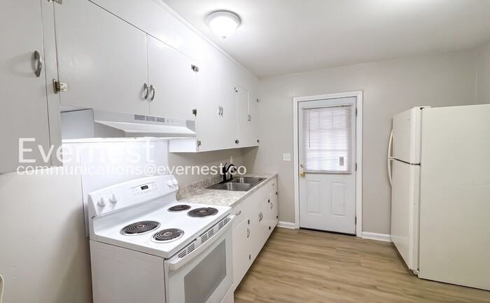 1020 Wynnwood Rd - Photo 3 of 19