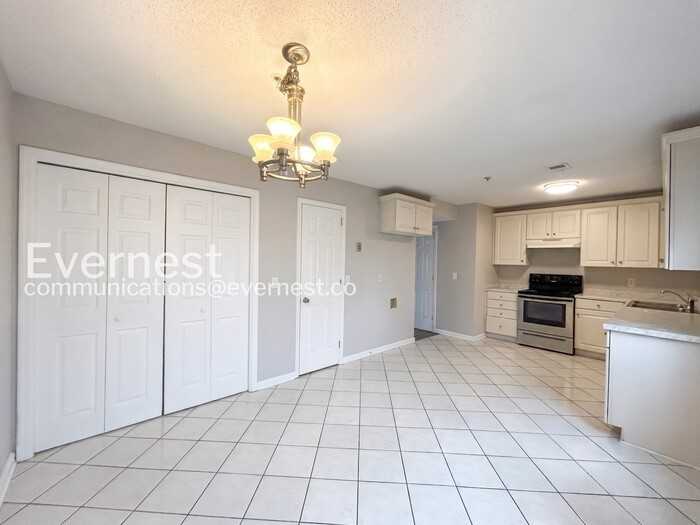 1588 King James Dr - Photo 5 of 19