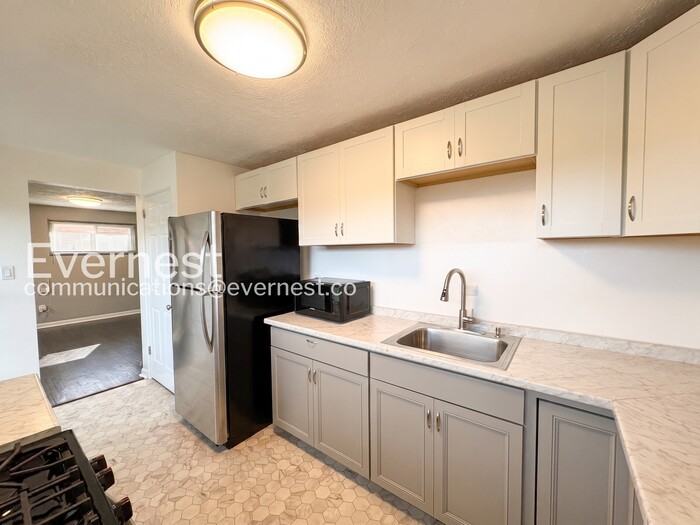 638 Garden City Dr - Photo 4 of 25