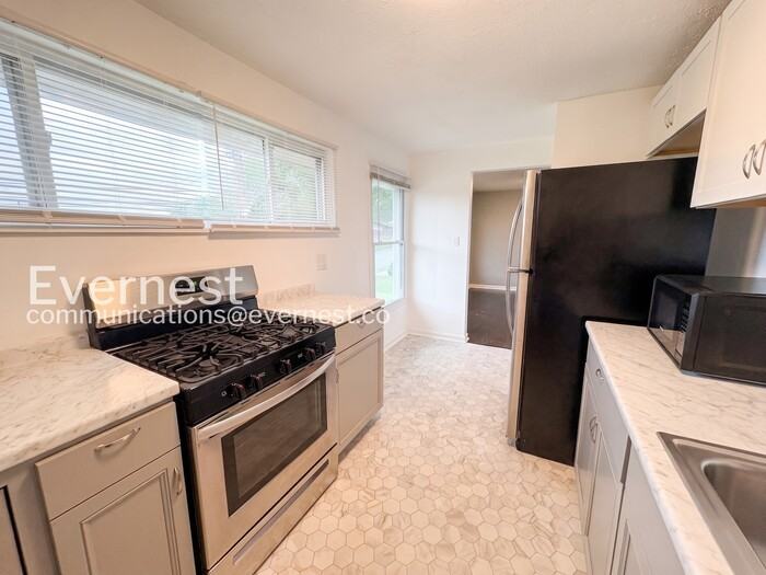 638 Garden City Dr - Photo 5 of 25