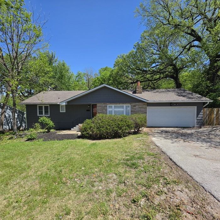 9615 Holmes Rd - Photo 2 of 26