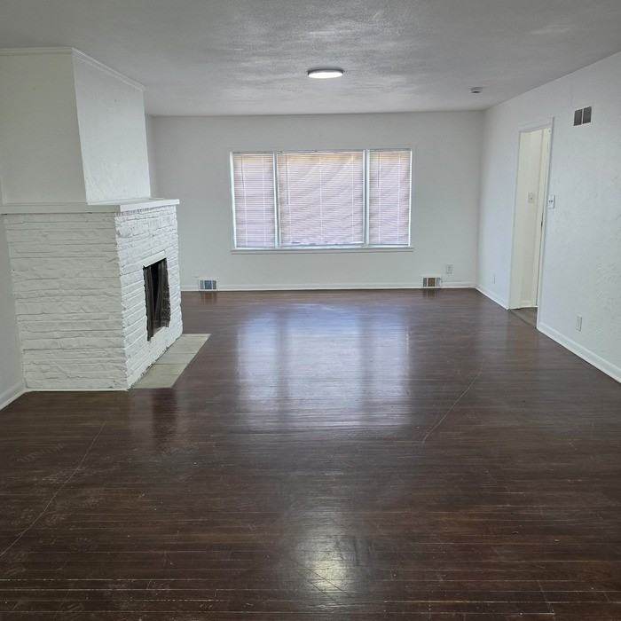 9615 Holmes Rd - Photo 5 of 26