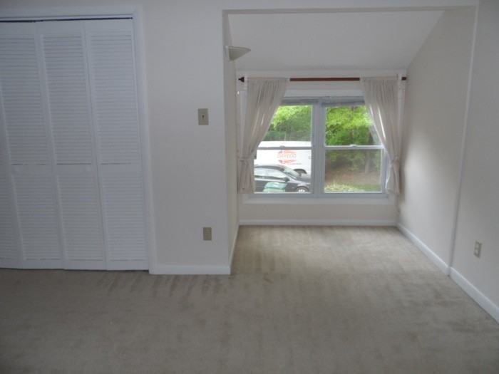 4100 Five Oaks Dr - Photo 2 of 14