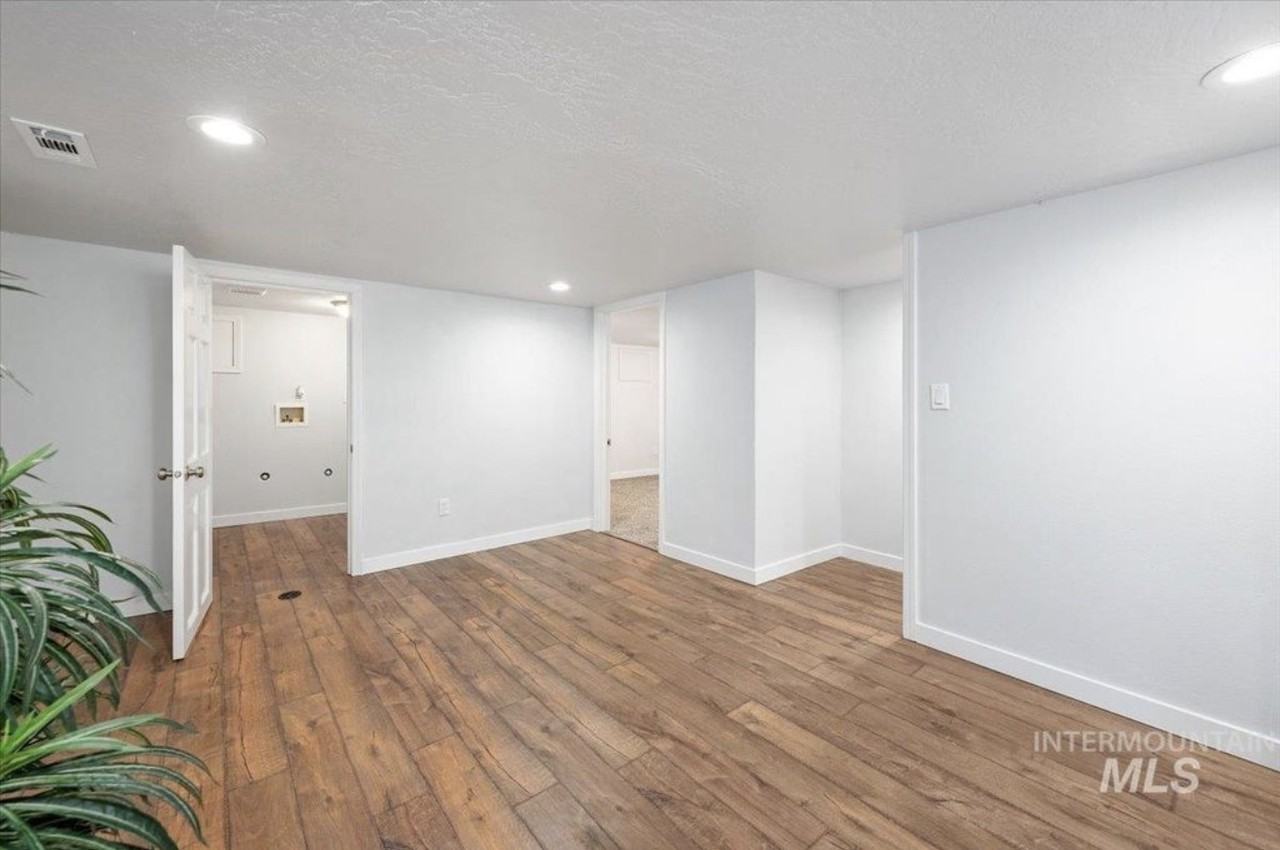 1704 Blaine St #B - Photo 2 of 12