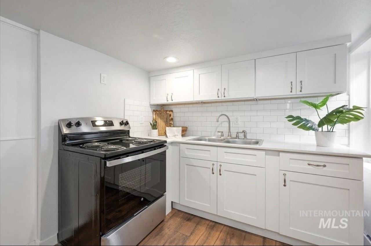 1704 Blaine St #B - Photo 6 of 12