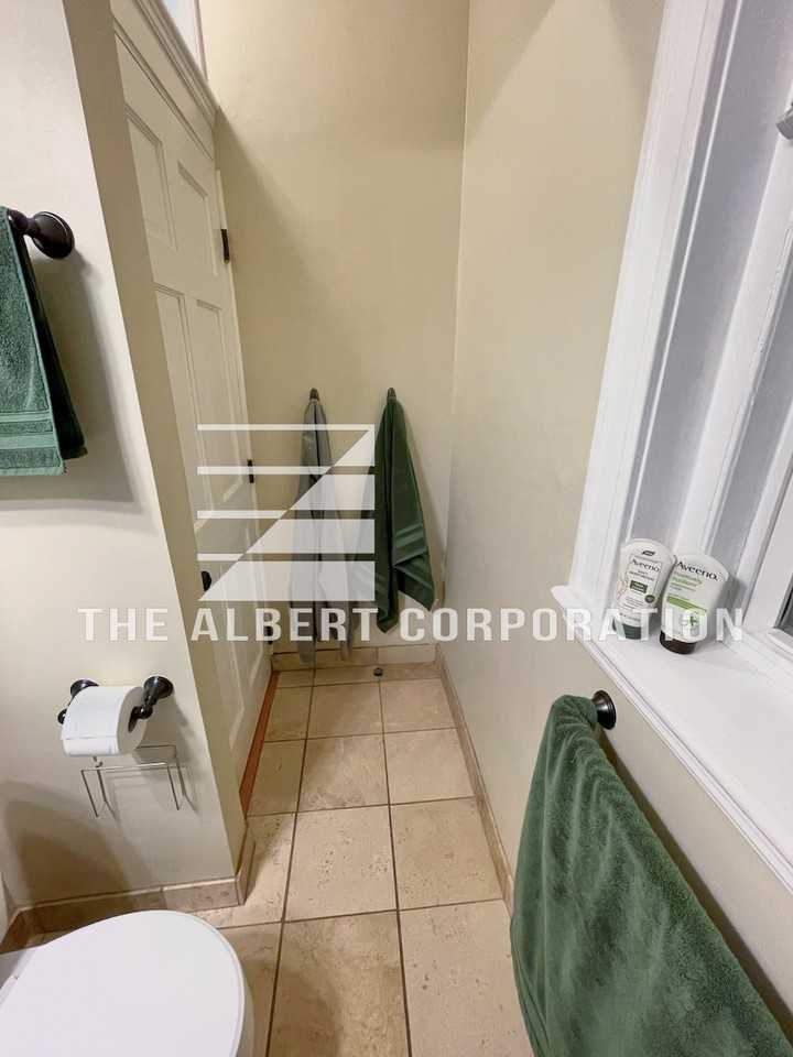 321 S Huntington Ave #3 - Photo 4 of 23