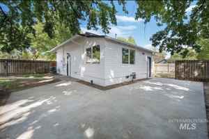featured image of 1704 Blaine St #A