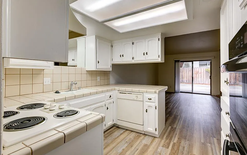 7580 N Angus St #NA - Photo 5 of 17