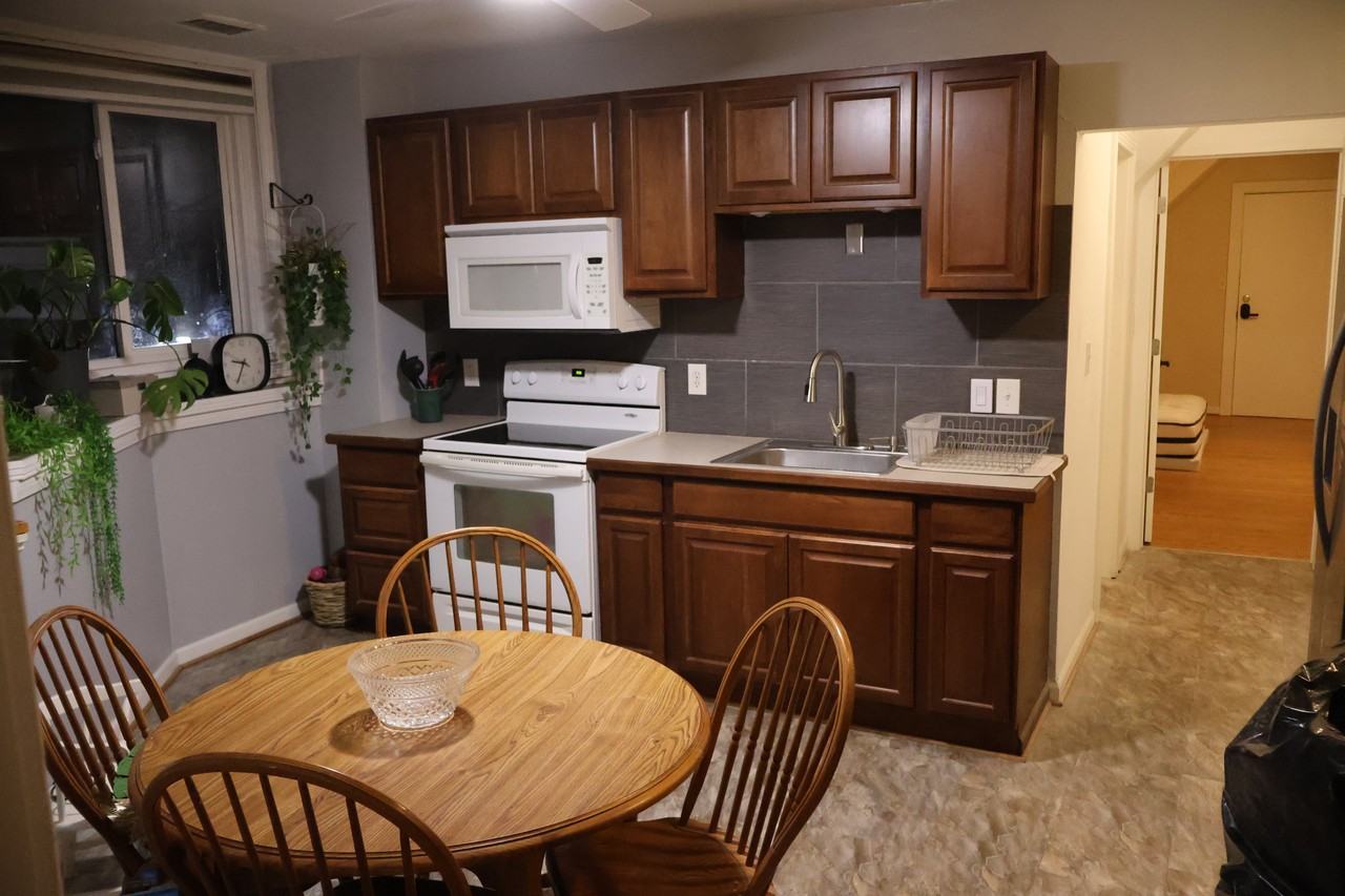 1152 Main St #3 - Photo 4 of 10