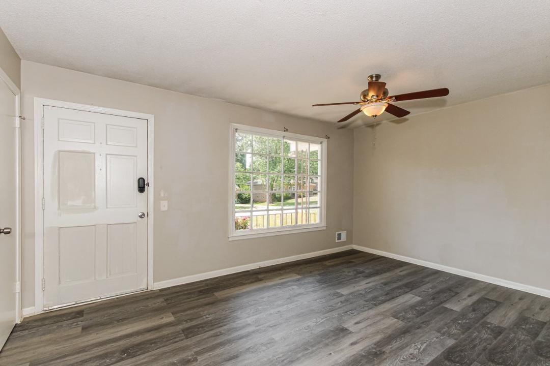 212 Avery Ln #NA - Photo 4 of 7