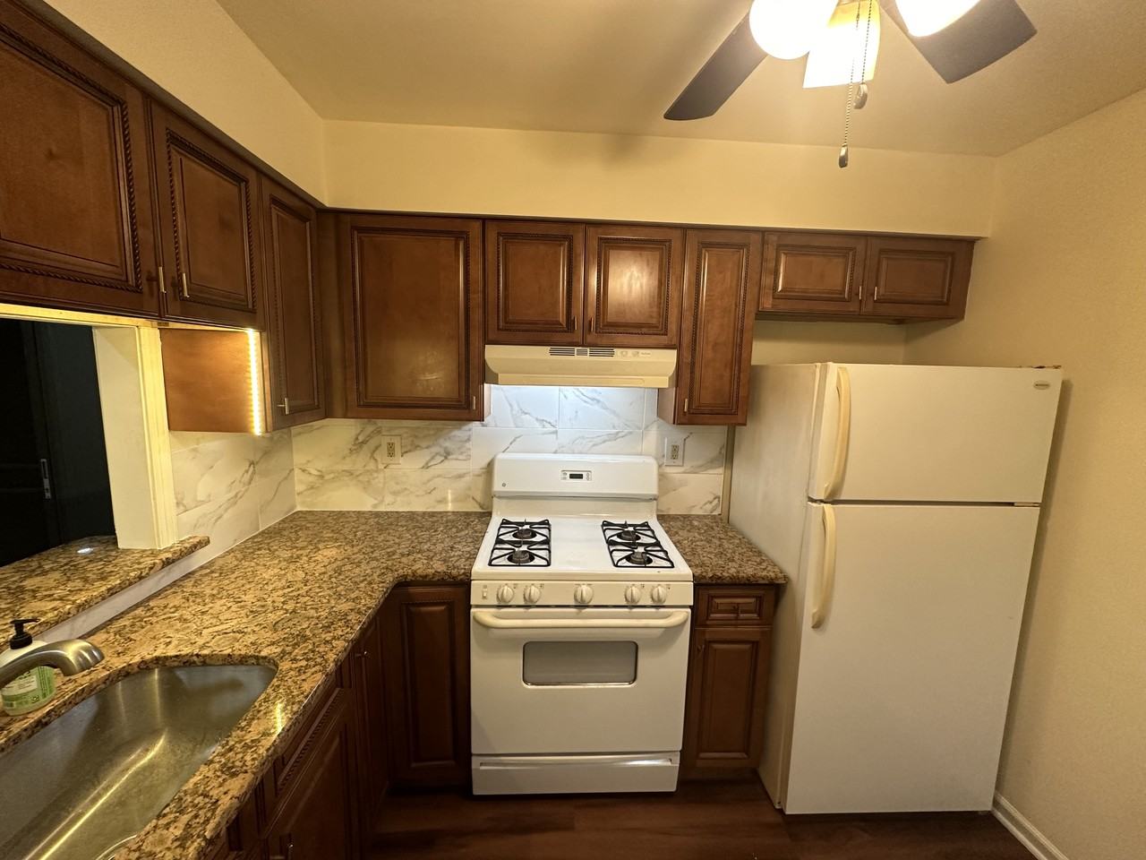 502 Woodbridge Commons Way #502 - Photo 4 of 17
