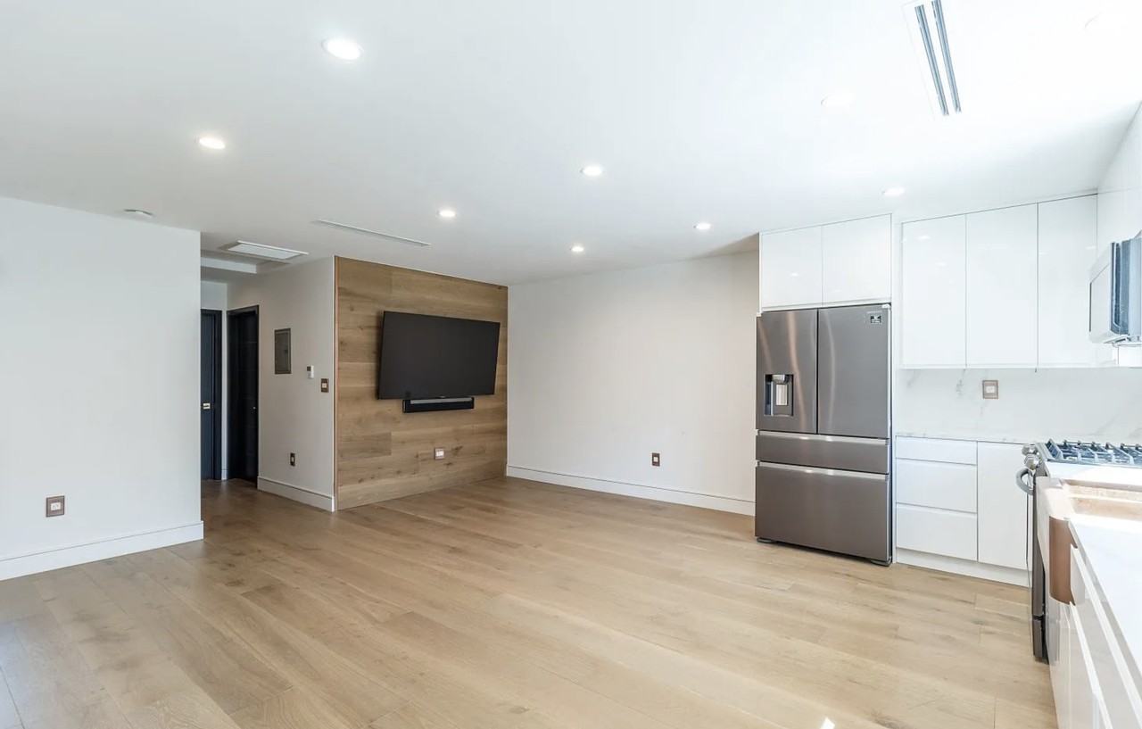 409 Dartmouth Rd #409 - Photo 7 of 10