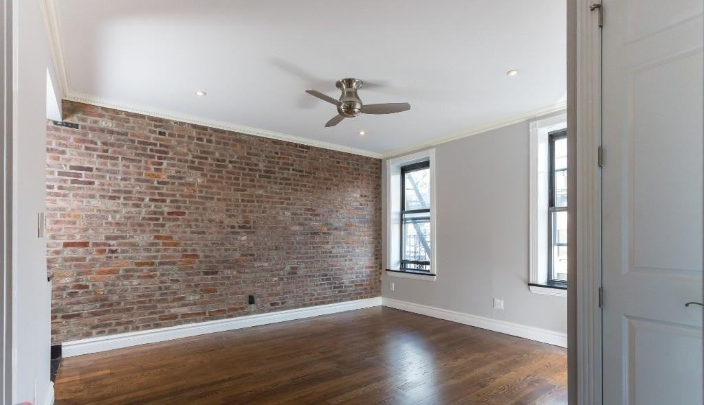 340 E 18th St #3B - Photo 5 of 8