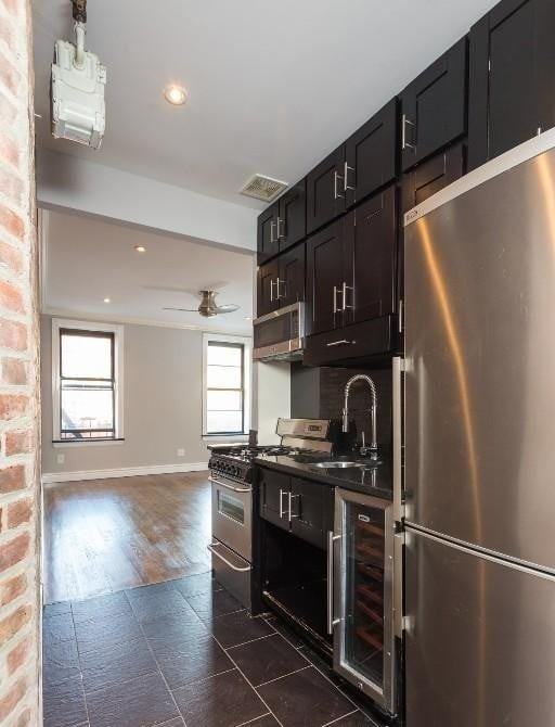 340 E 18th St #3B - Photo 6 of 8
