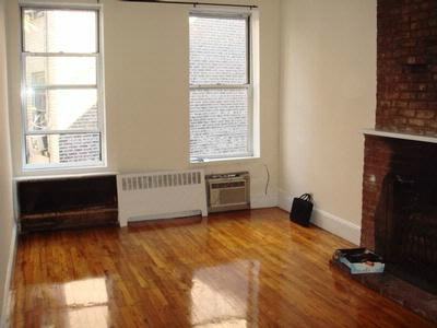 560 Hudson St #4 - Photo 3 of 5