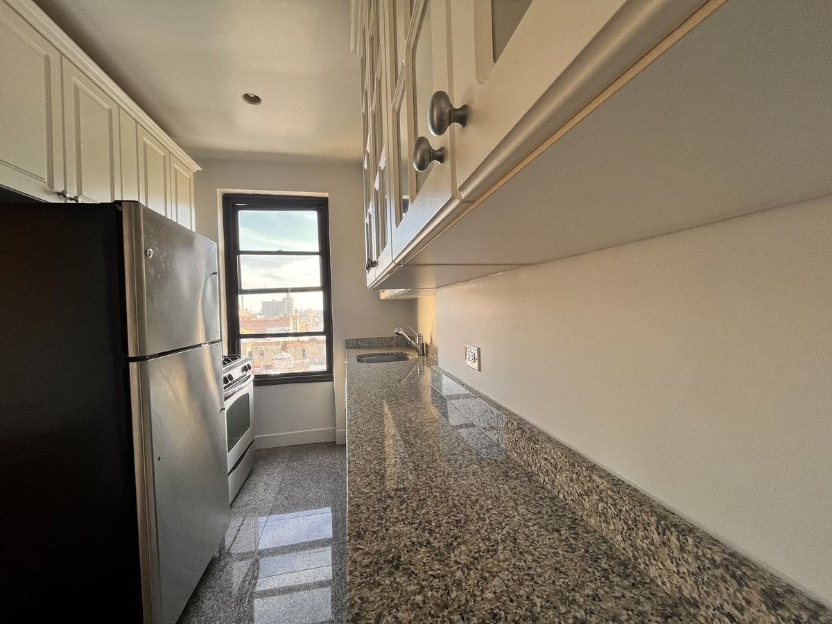 166 2nd Ave #3G - Photo 5 of 6
