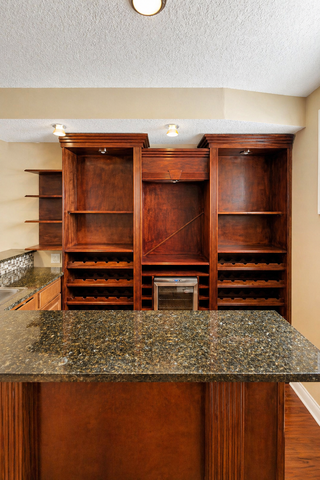 1420 Bishop Pt Sw - Photo 6 of 36