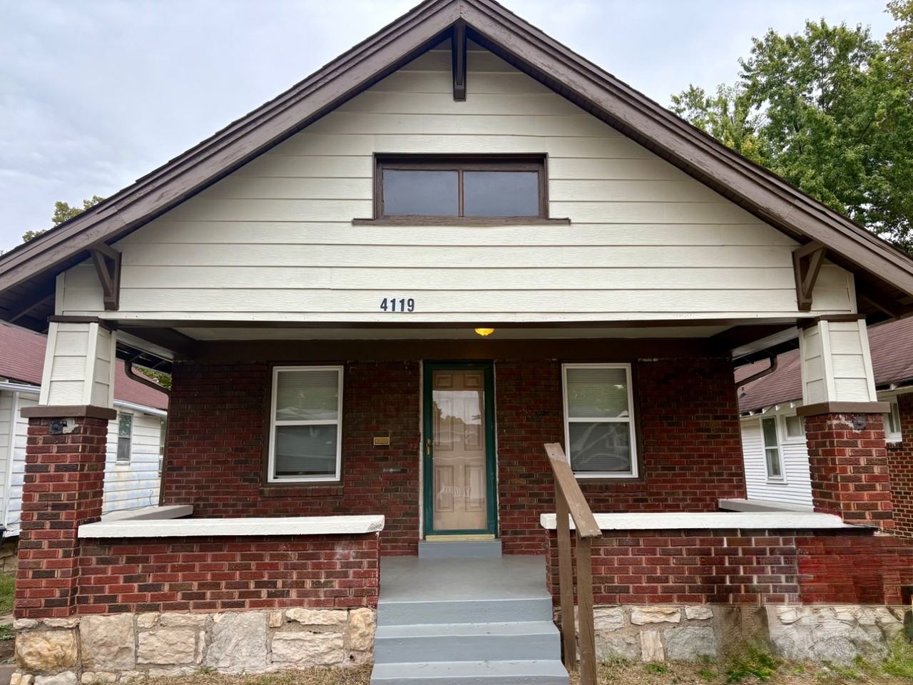 4119 College Ave