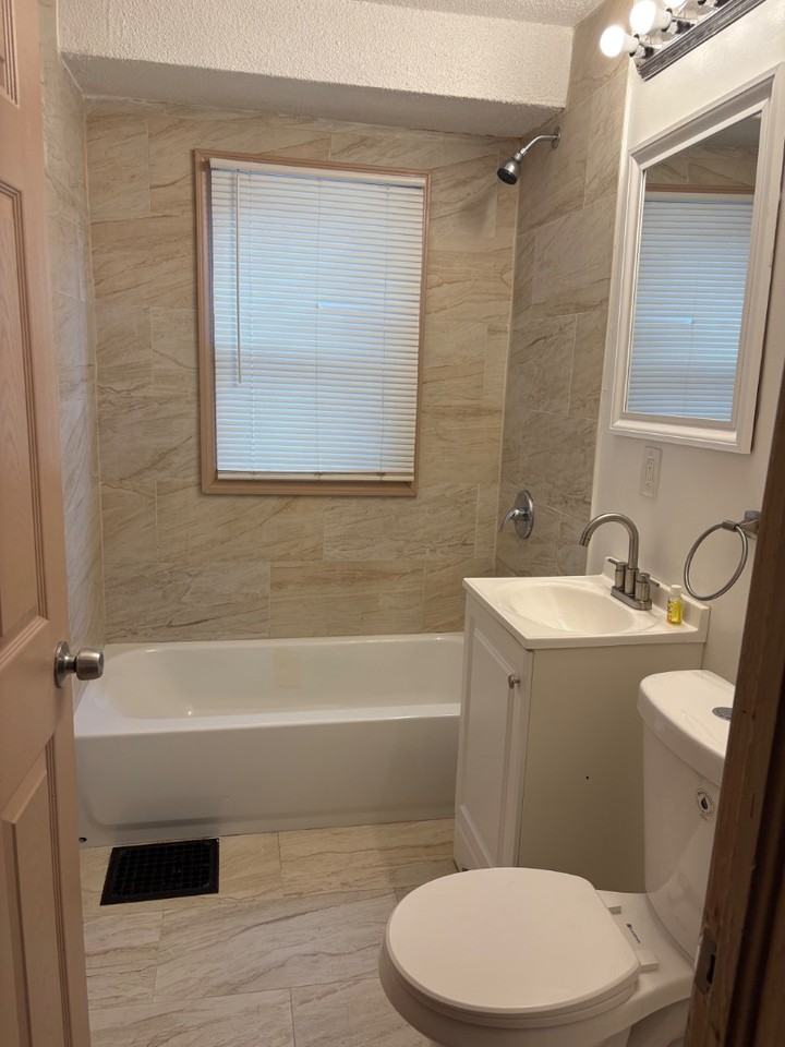 4119 College Ave - Photo 7 of 9