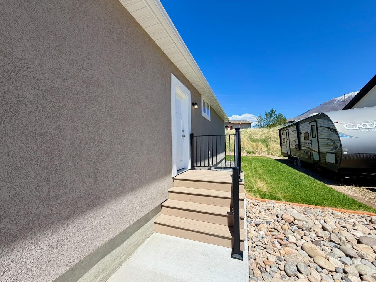 1579 S 3170 E - Photo 7 of 16