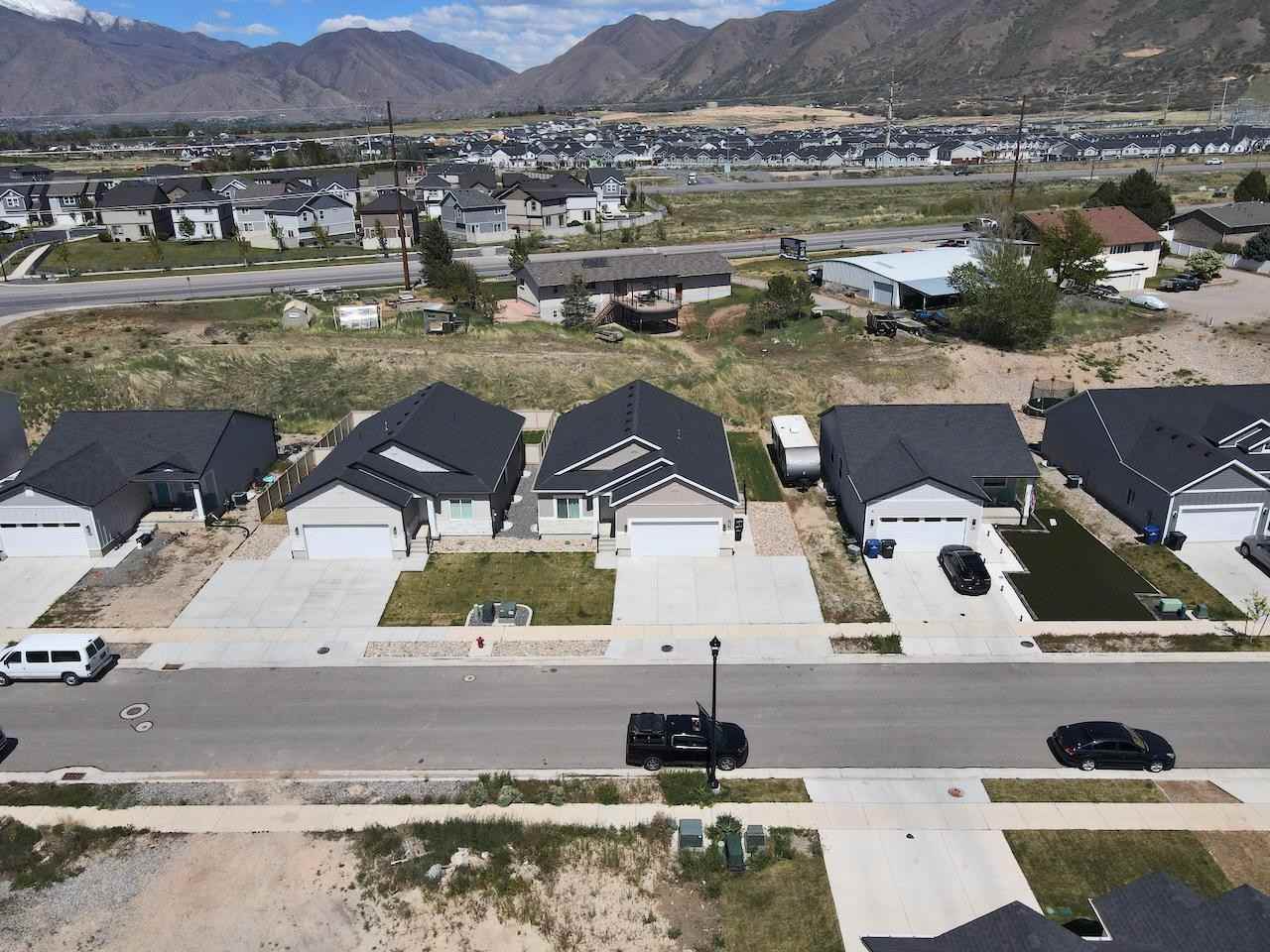1579 S 3170 E - Photo 6 of 16