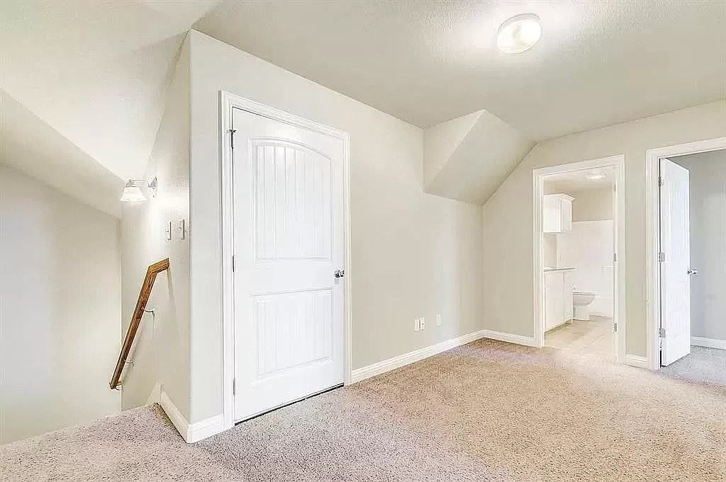 902 Twine St #1 - Photo 5 of 9