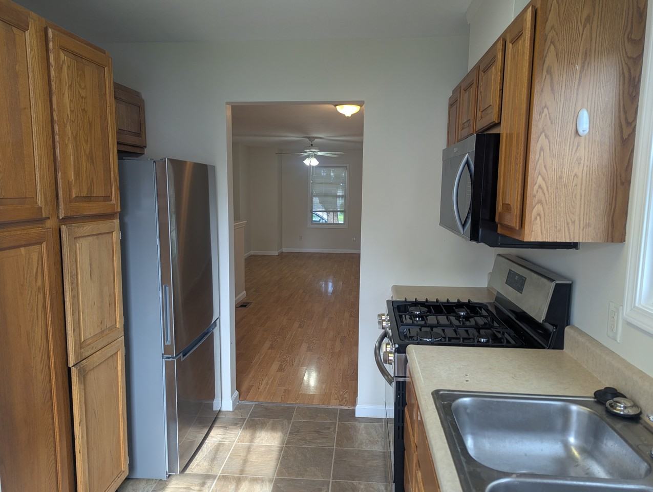 1512 Montgomery St #1 - Photo 4 of 16