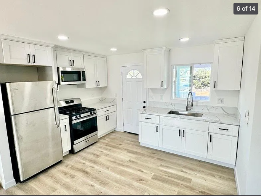 1406 Olive St #1406B - Photo 6 of 10
