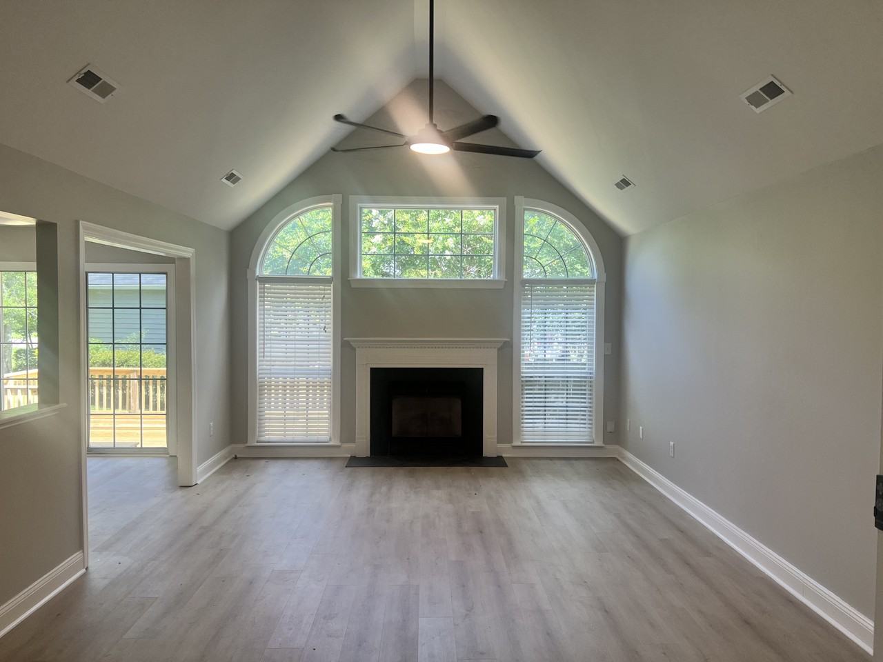 541 Hidden Blvd #1 - Photo 4 of 43