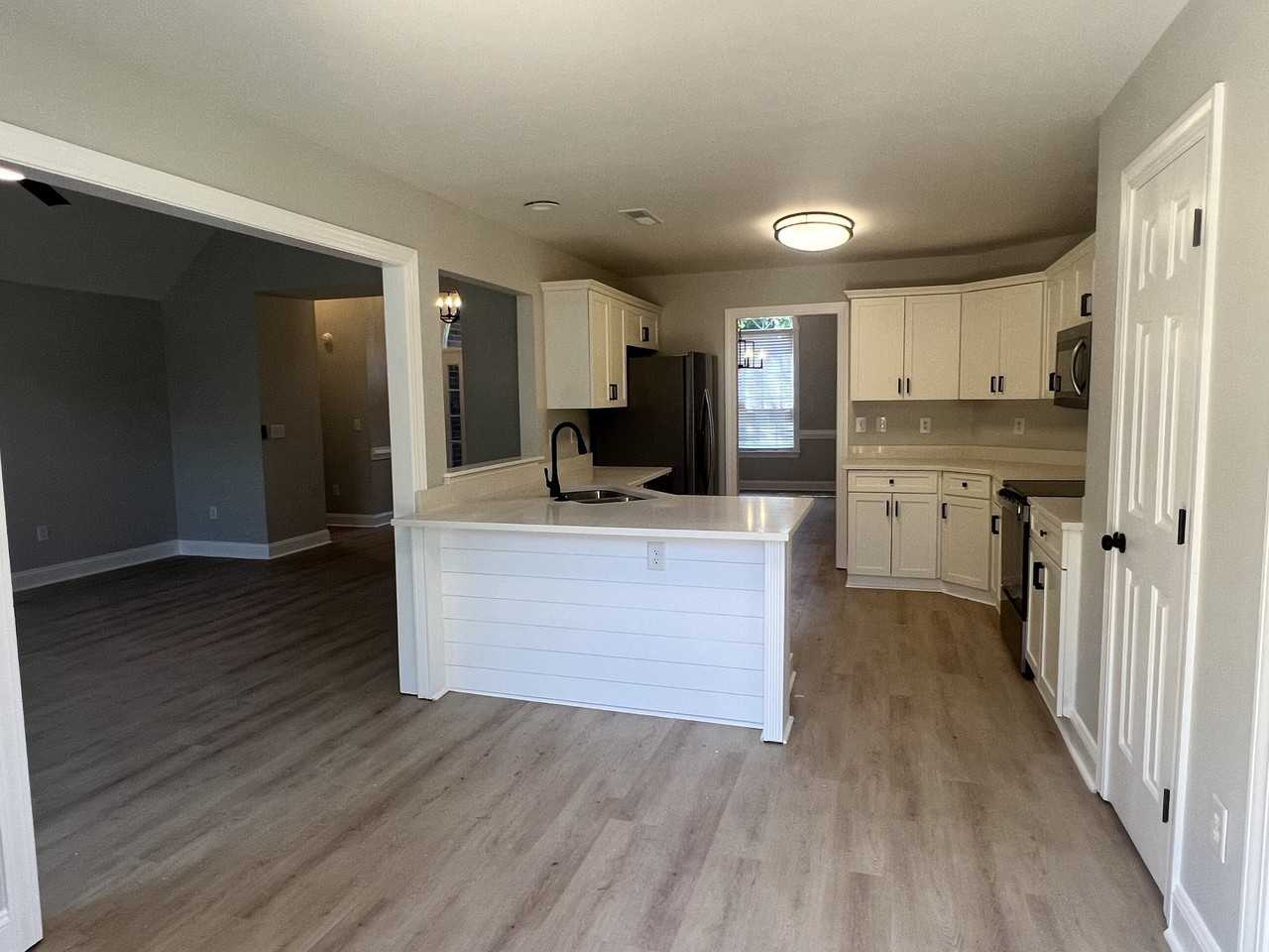 541 Hidden Blvd #1 - Photo 6 of 43