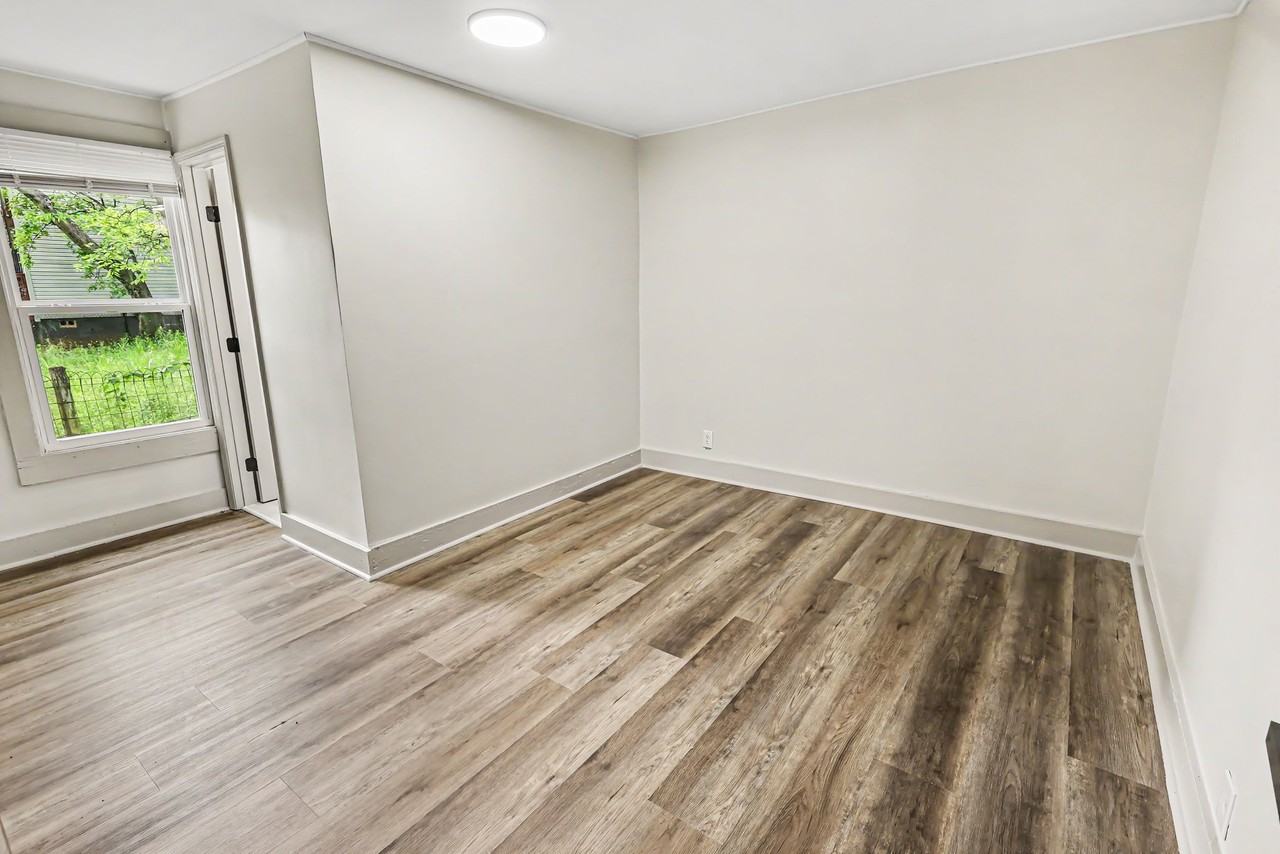 7709 1st Ave S #1 - Photo 4 of 11
