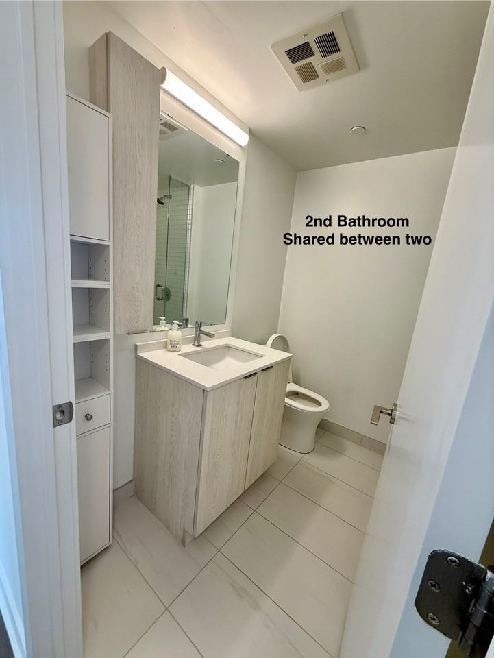 86 Dundas St E - Photo 5 of 17